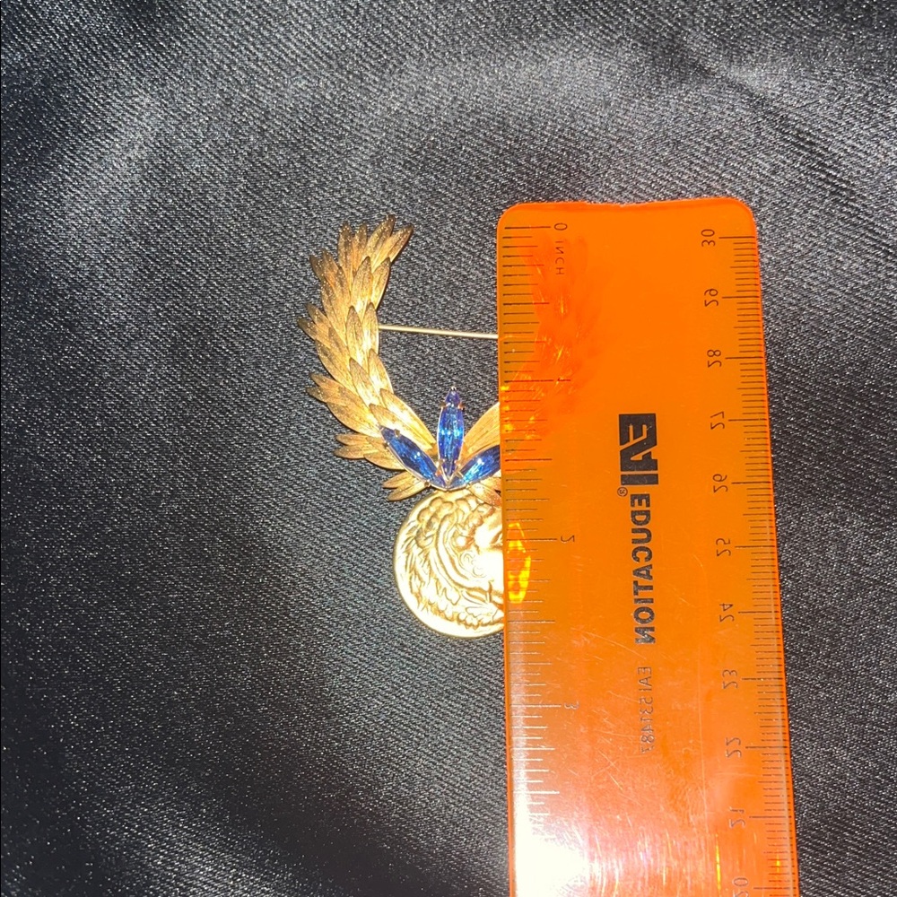 Gold and Blue Winged Brooch - Picture 6 of 7